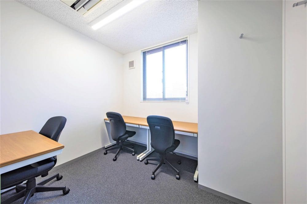 Office space for 3 person with window - TENSHO OFFICE Azabujuban