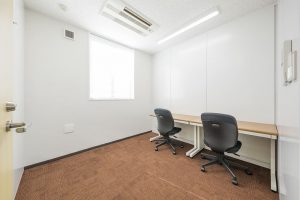 Office space for 3 people with window - TENSHO OFFICE Shimbashi Gochome