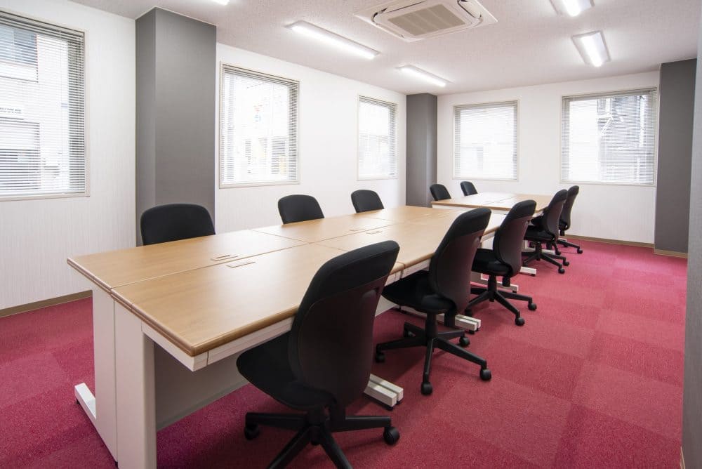 Office space for 16 to 18 person with window - TENSHO OFFICE Suidobashi