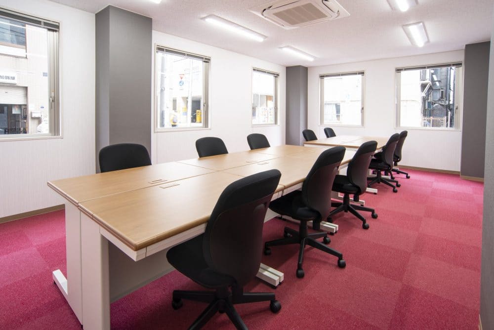 Office space for 16 to 18 person with window - TENSHO OFFICE Suidobashi