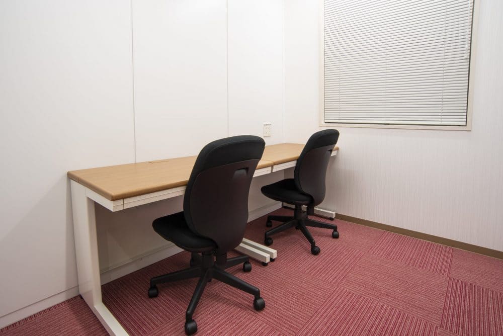 Office space for 2 person with window - TENSHO OFFICE Suidobashi