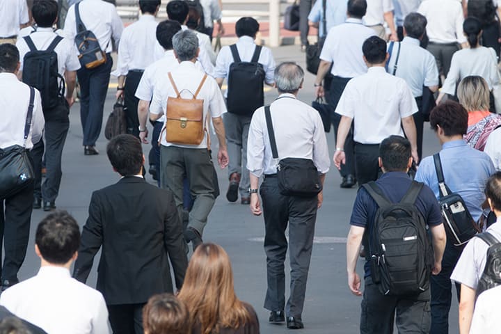 Shimbashi people wave