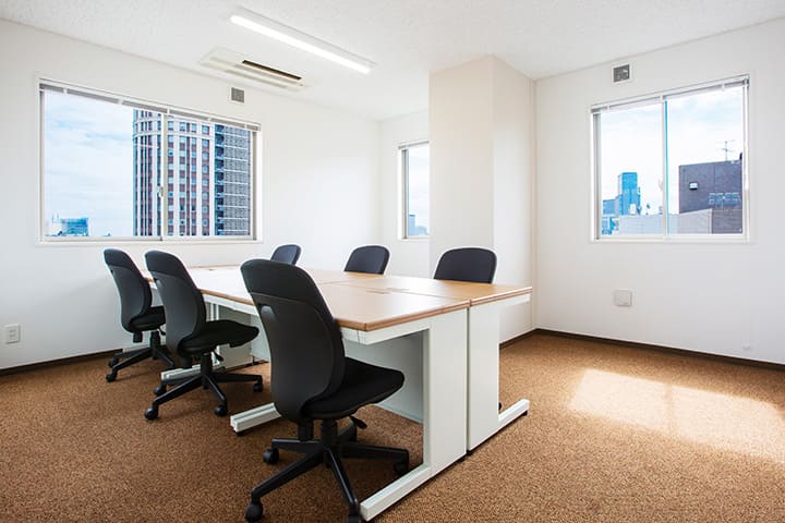 Office space for 10 person with window - TENSHO OFFICE Akihabara Manseibashi