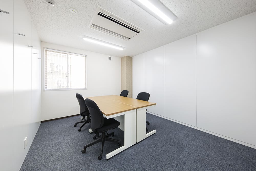 Office space for 6 person with window - TENSHO OFFICE Shimbashi Akarenga Street