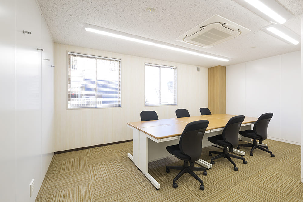 Office space for 10 person with window - TENSHO OFFICE Shimbashi Akarenga Street