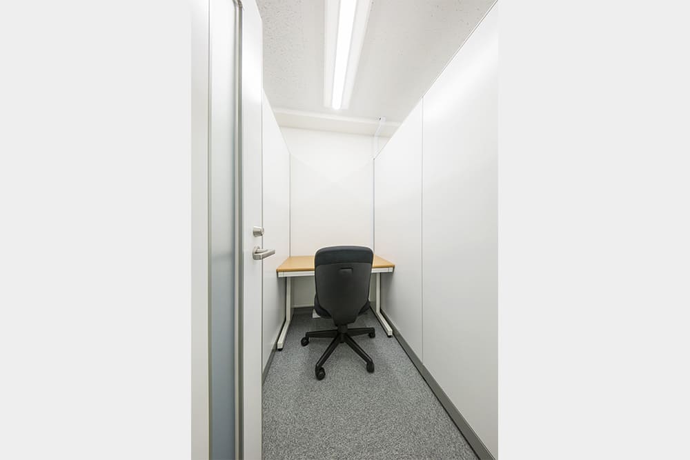 Booth type office space - TENSHO OFFICE Tokyo station