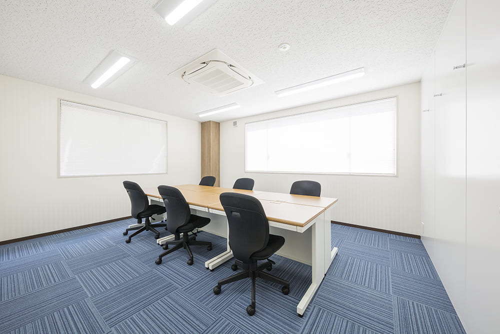 Office space for 11 person with window - TENSHO OFFICE