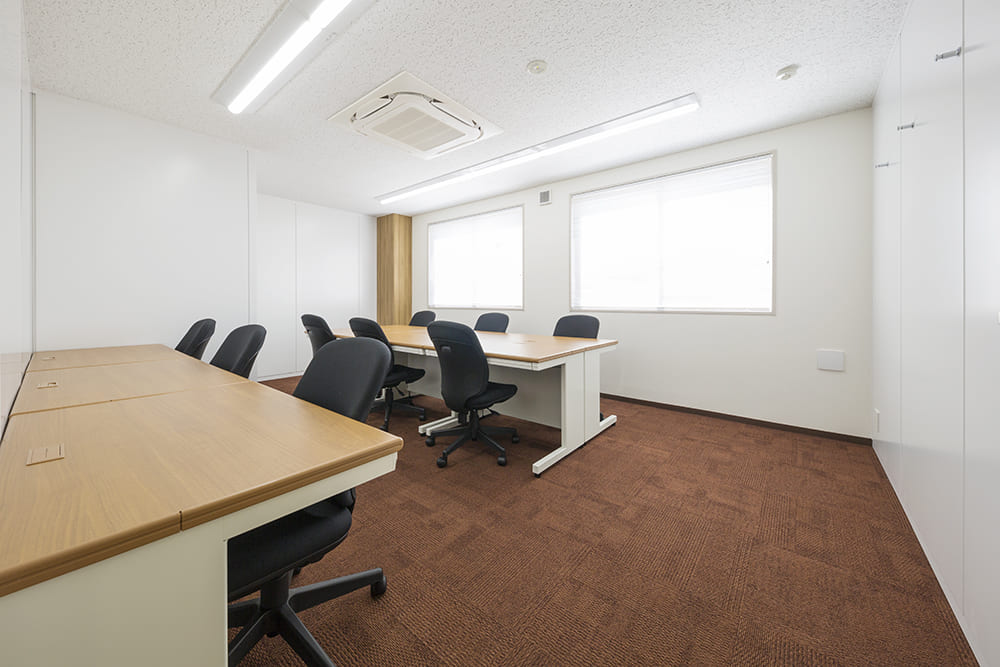 Office space for 13 person with window - TENSHO OFFICE