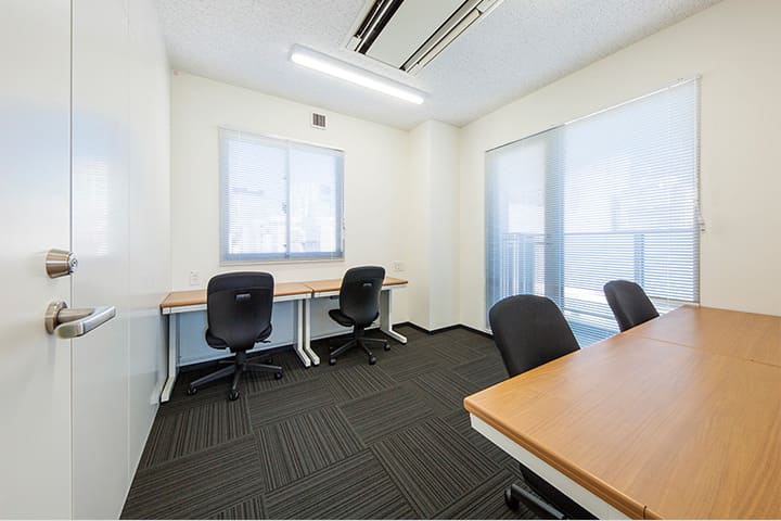Office space for 3 to 5 person with window - TENSHO OFFICE Kanda