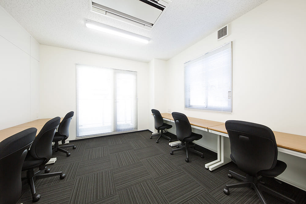 Office space for 6 to 8 person with window - TENSHO OFFICE Kanda