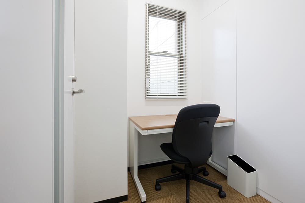Office space for 1 person with window - TENSHO OFFICE kanda