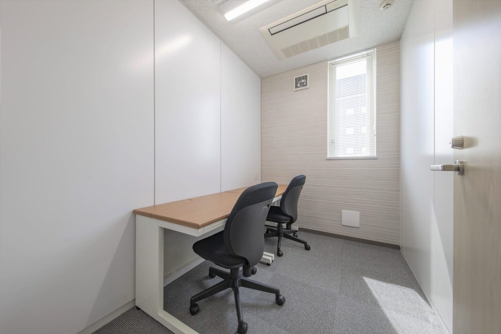 Office space for 2 person with window - TENSHO OFFICE Ueno Suehirocho