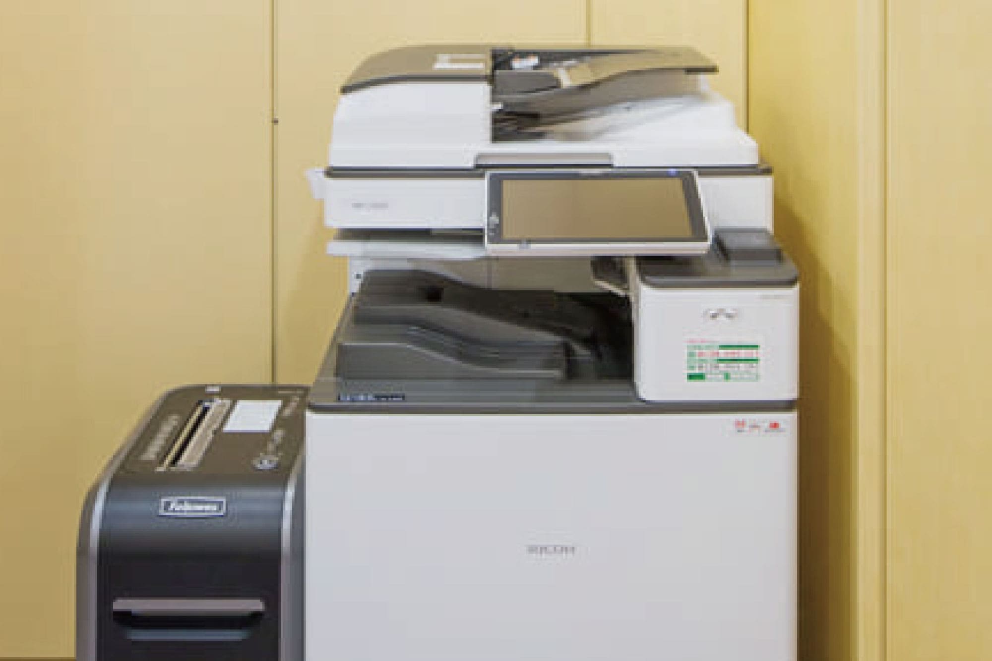 Copy machine and shredder - TENSHO OFFICE Ochanomizu