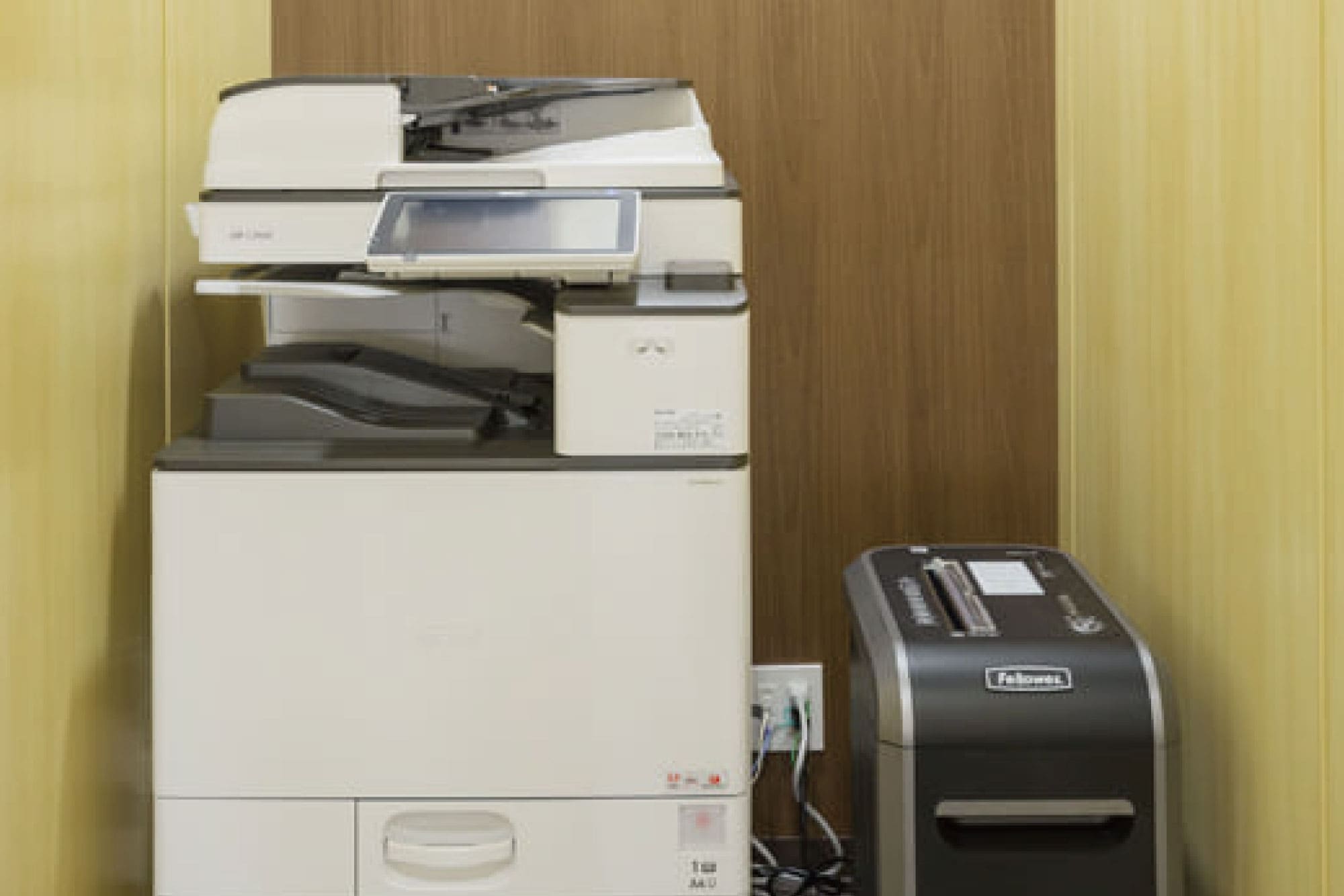 Copy machine and shredder - TENSHO OFFICE Yoyogi ANEX