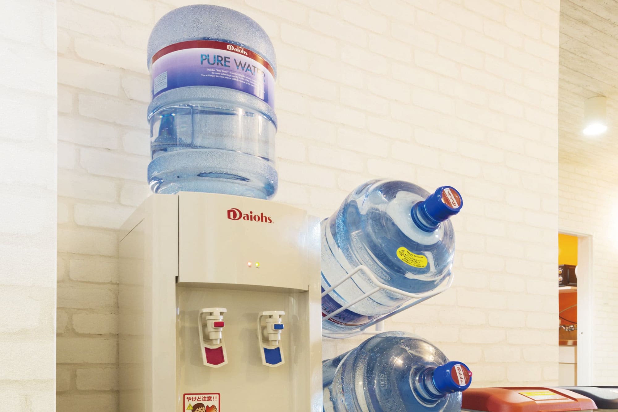 Water dispenser - TENSHO OFFICE Shimbashi Akarenga Street ANNEX