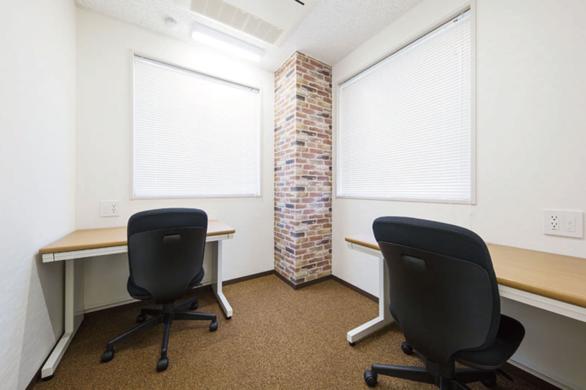 Office space for 2 person with window - TENSHO OFFICE Nihombashi Ningyocho