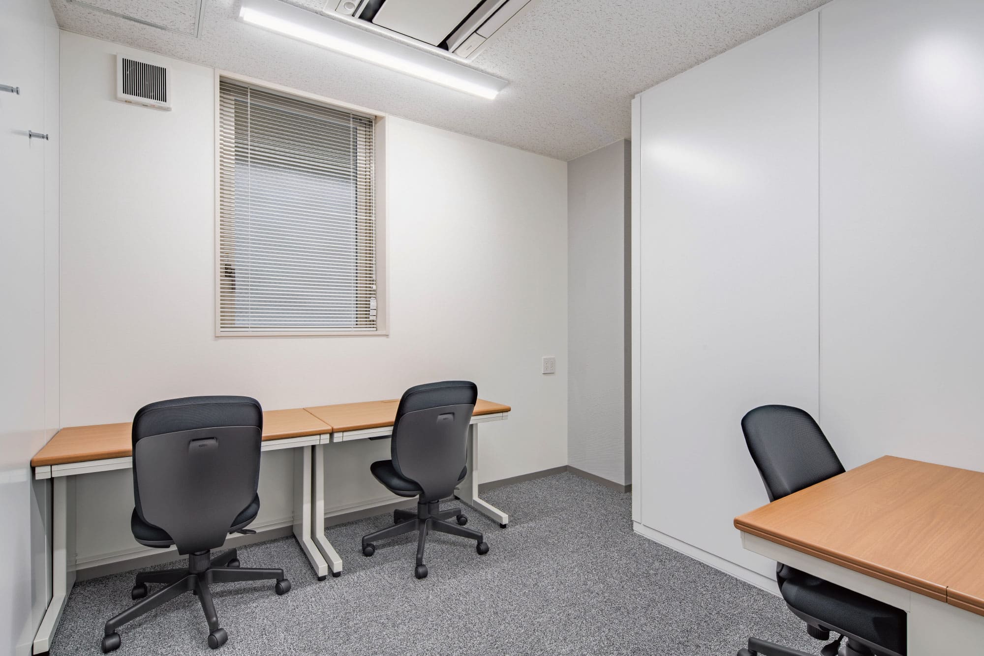 Office space for 3 to 4 person with window - TENSHO OFFICE Nihombashi