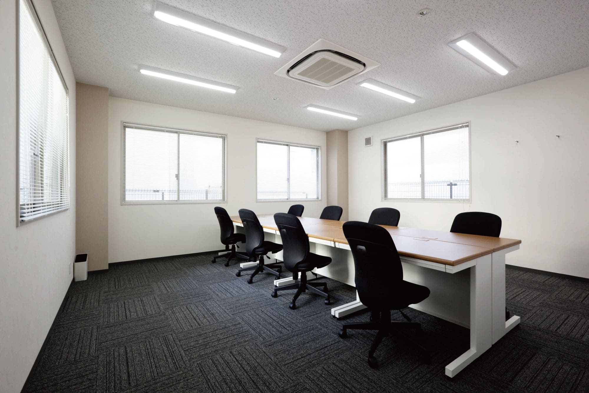 Office space for 10 to 14 person with window - TENSHO OFFICE Takadanobaba