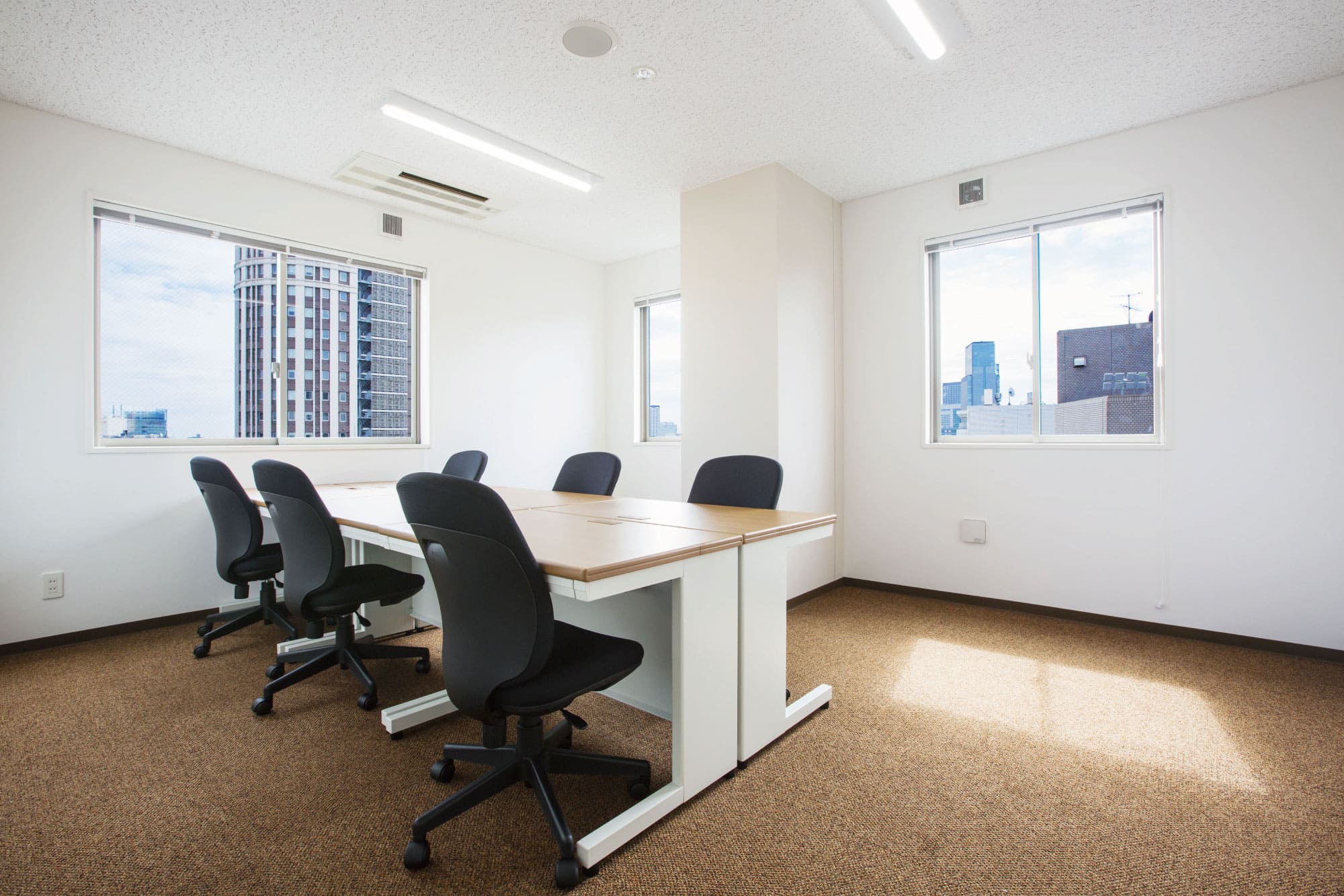 Office space for 10 person with window - TENSHO OFFICE Akihabara Manseibashi