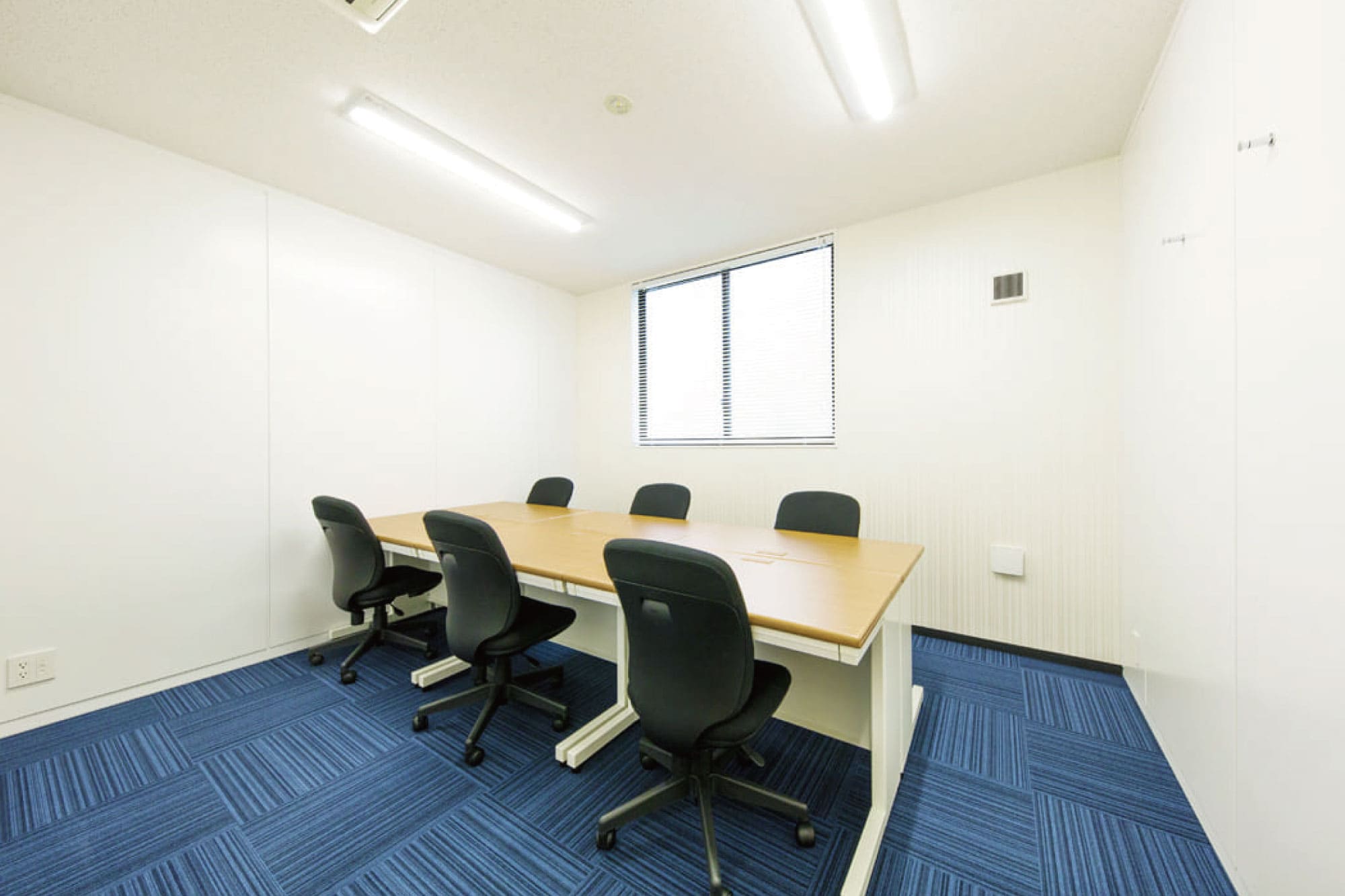 Office space for 6 to 8 person with window - TENSHO OFFICE Ikebukuro Nishiguchi ANNEX