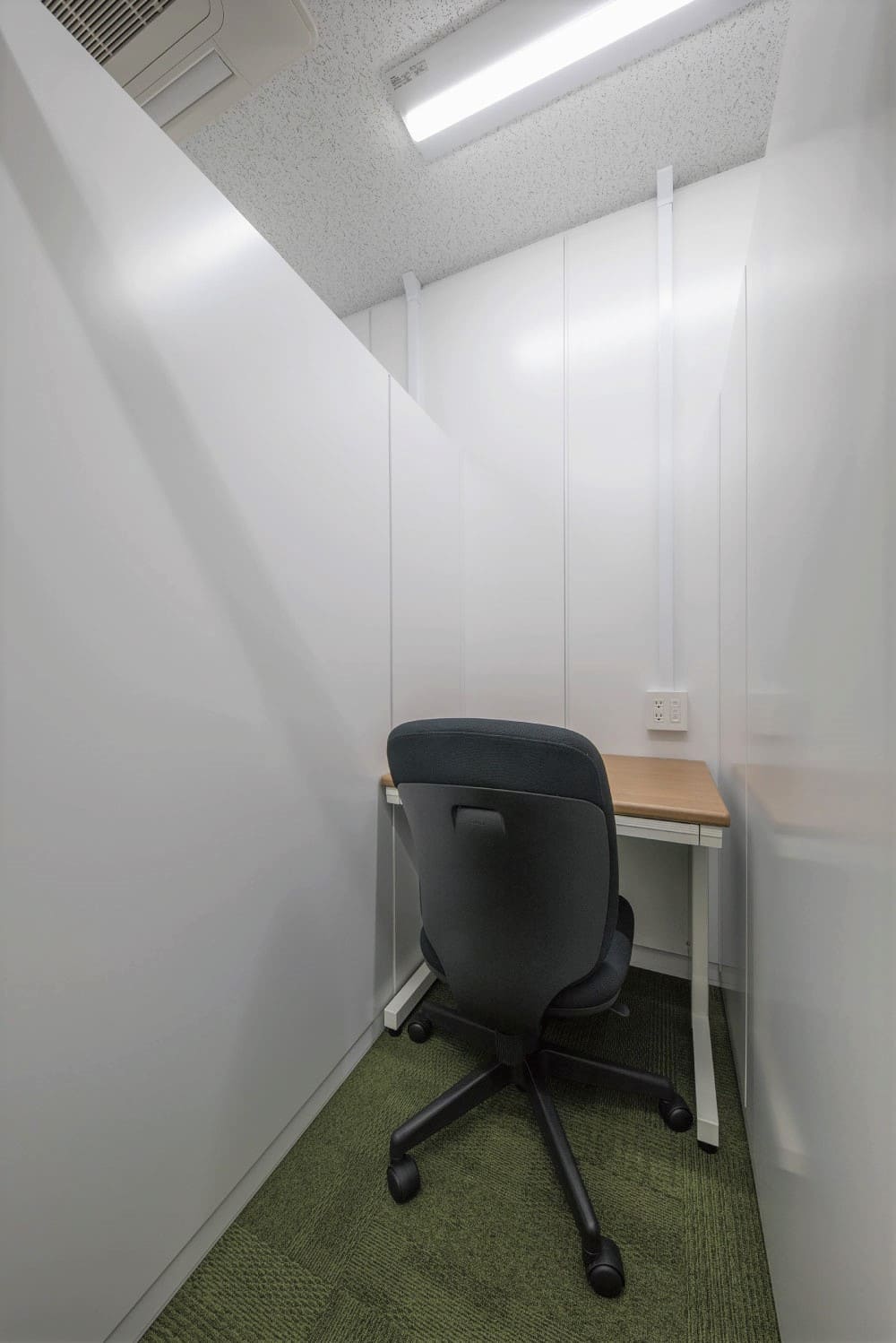 Booth type office space - TENSHO OFFICE Akasaka ANNEX