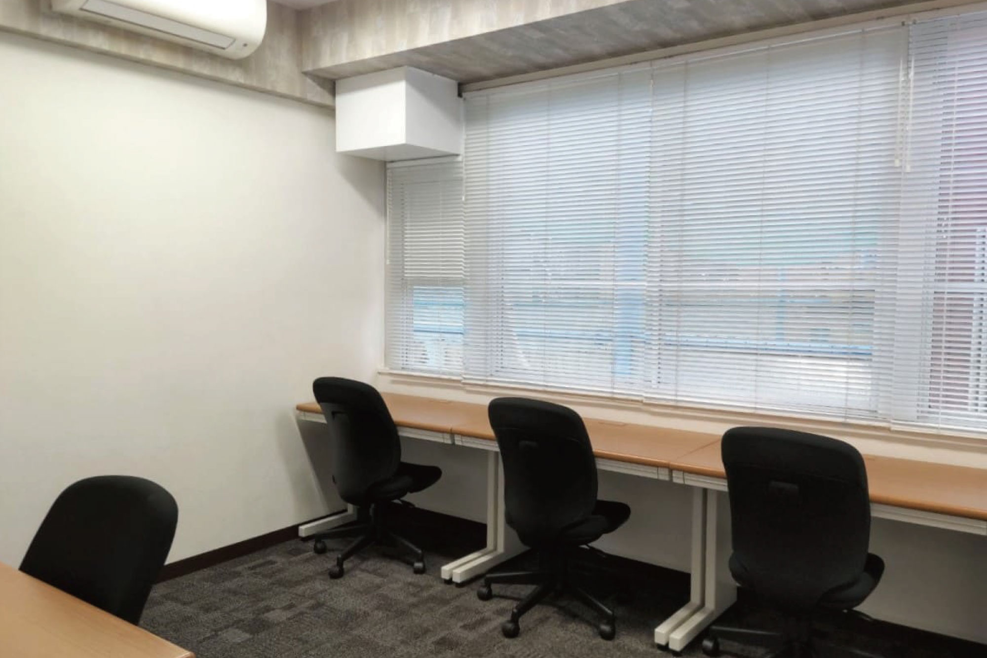 Office space for 4 to 6 person with window - TENSHO OFFICE Otsuka