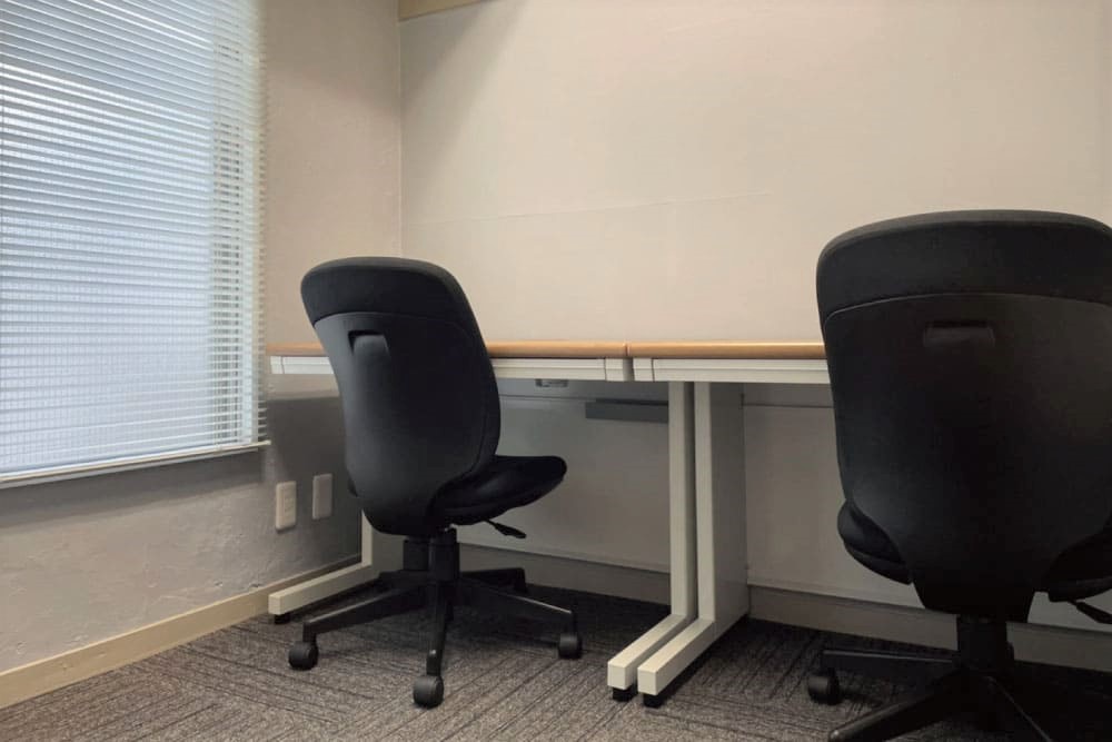Serviced Office in Shinjuku is Tensho office (Office space for 1 to 2 people with window)