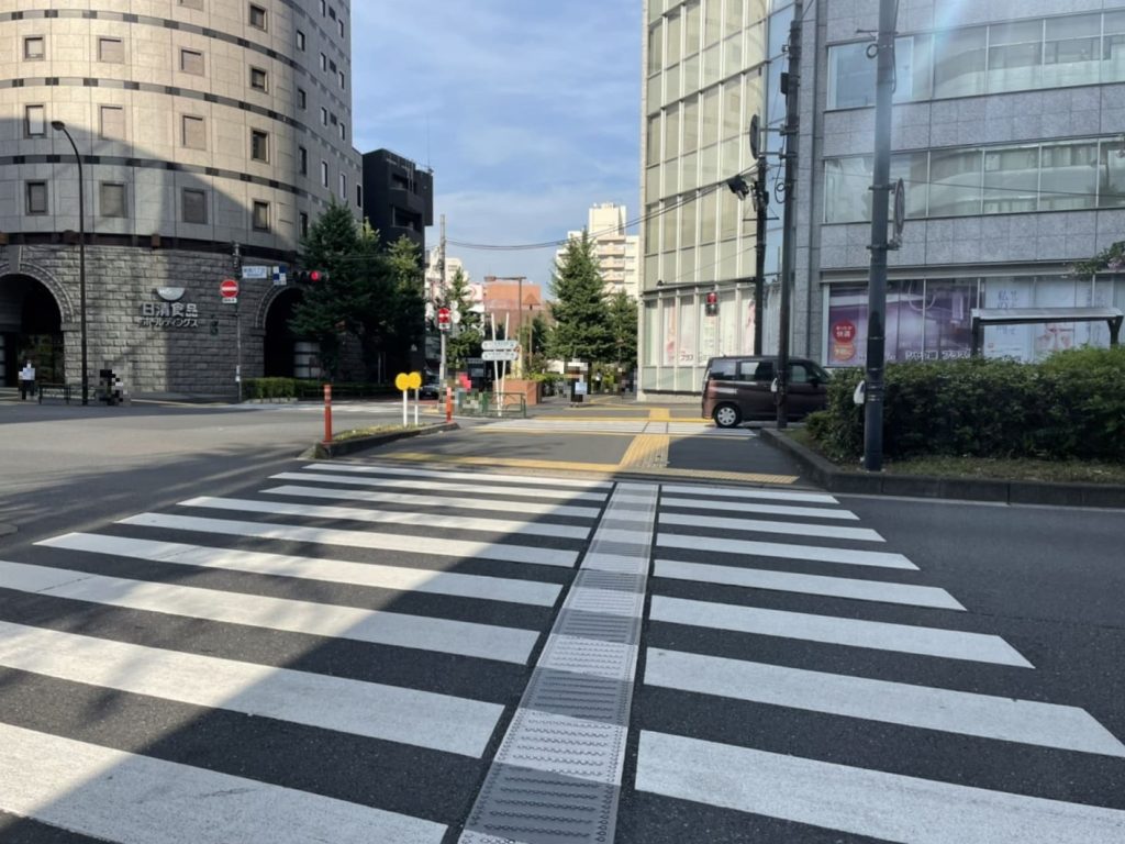 Pedestrian crossing in front of Nissin Foods
