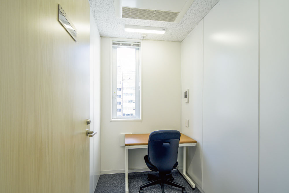 Office space for 1 person with window - TENSHO OFFICE shinjuku-sanchome