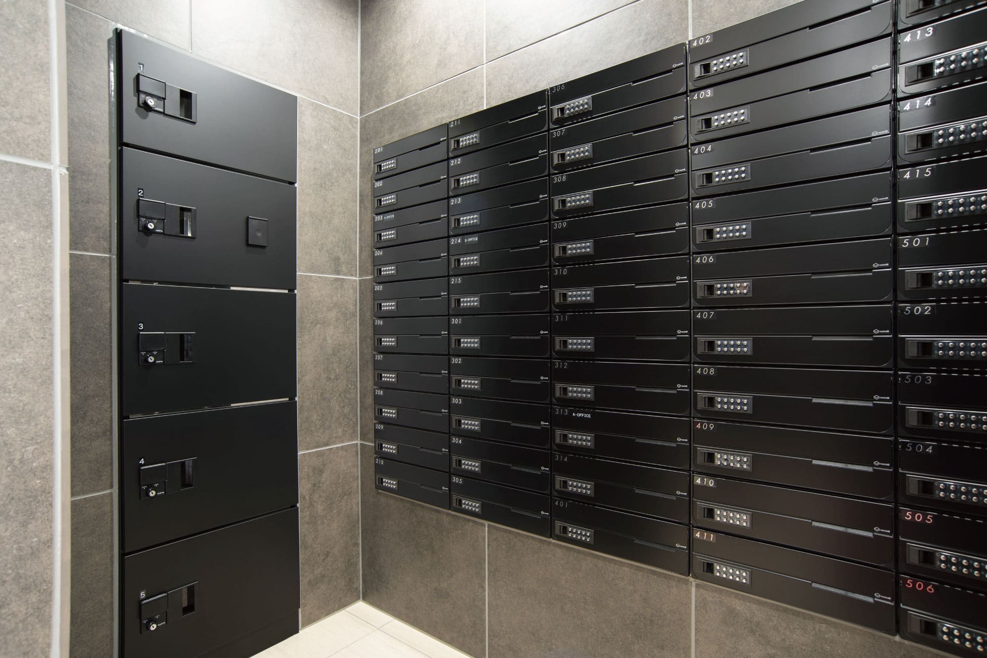 Dedicated mailboxes / delivery boxes - TENSHO OFFICE Akasaka-annex