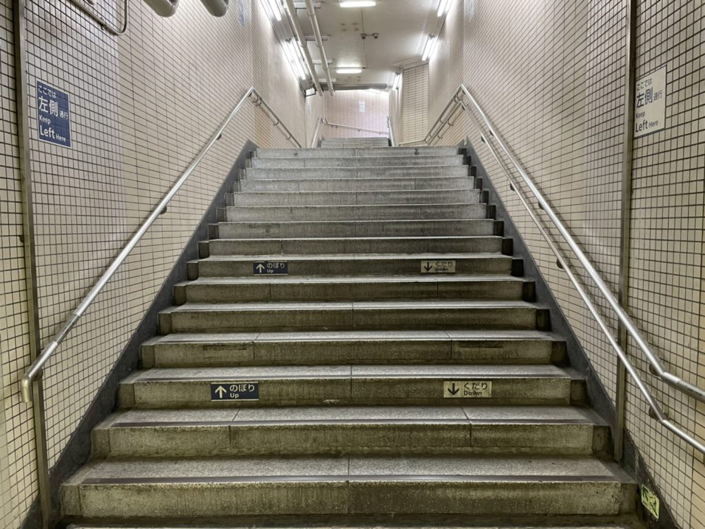 Mitsukoshimae Station Exit B6 stairs