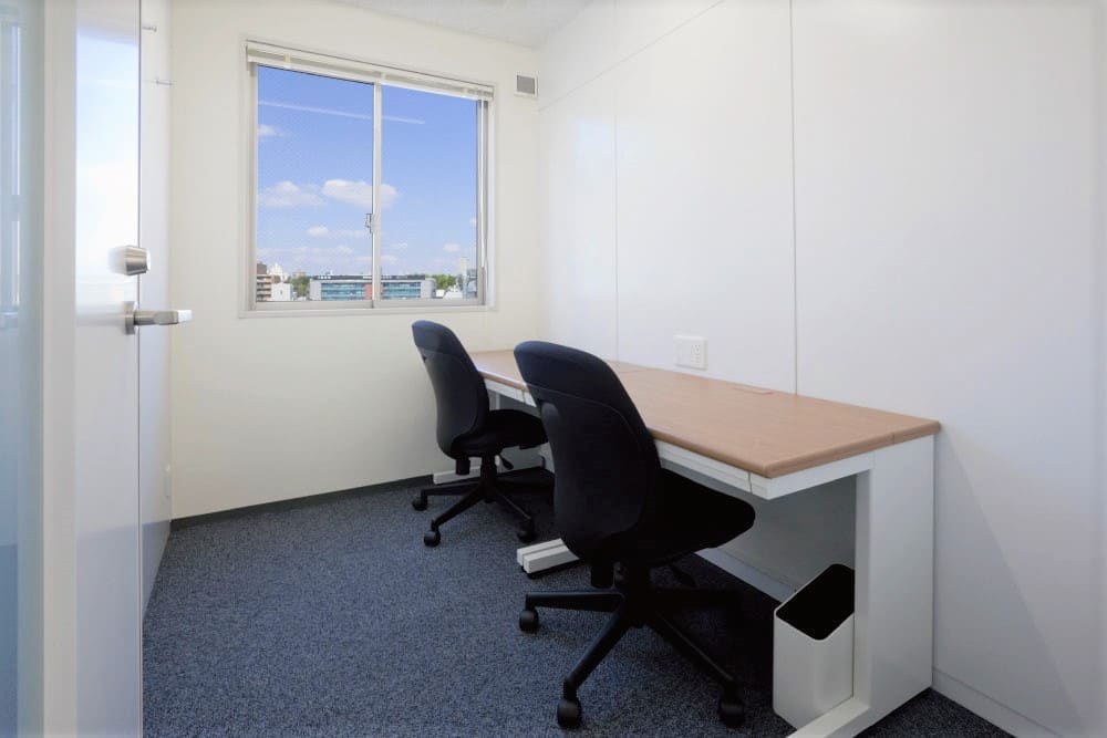 Office space for 2 people with window - TENSHO OFFICE Takadanobaba