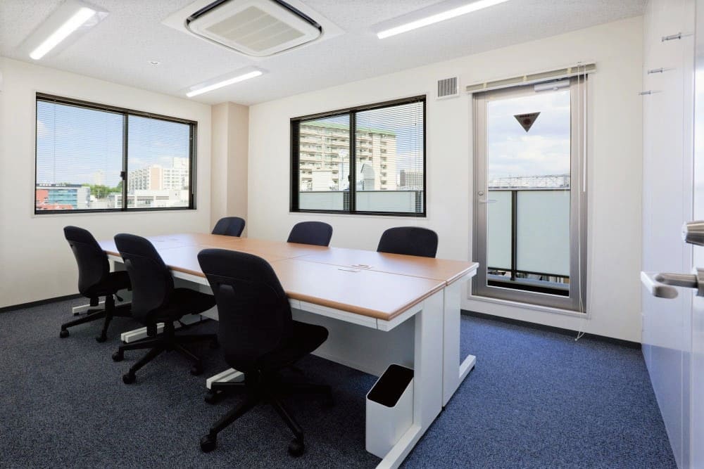Office space for 6 to 8 people with window - TENSHO OFFICE Takadanobaba