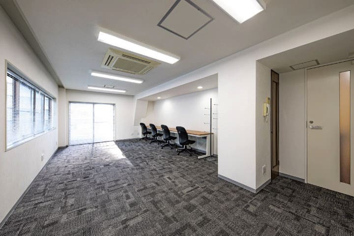 Office space for 6 to 10 person with window - TENSHO OFFICE Minami-aoyama