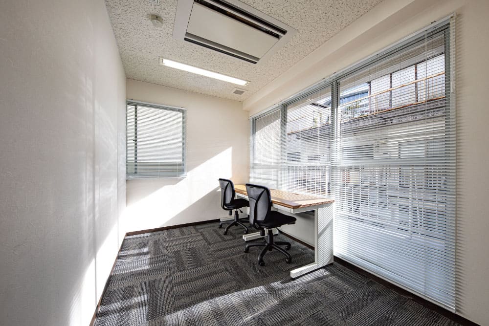 Office space for 3 to 4 person with window - TENSHO OFFICE Minami-aoyama
