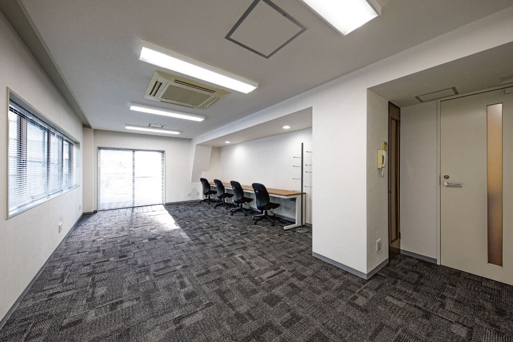 Office space for 6 to 10 people with window - TENSHO OFFICE Minami-aoyama