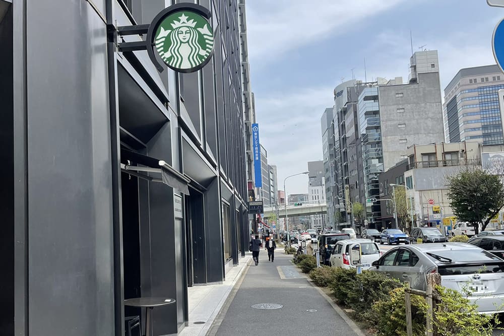 Starbucks near Mitsukoshimae Station