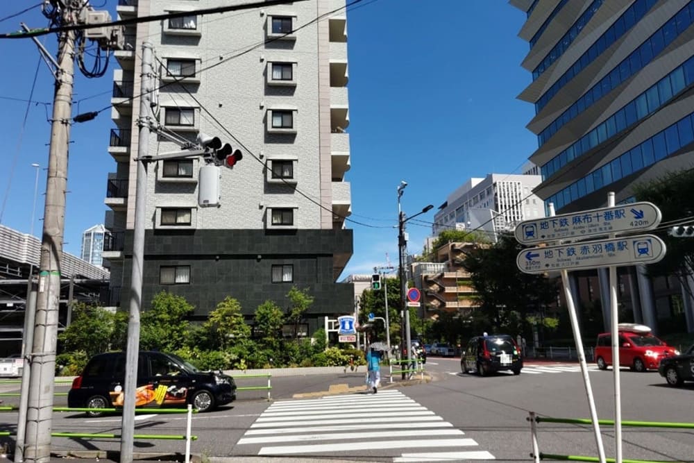 Nakanobashi signal crossroads