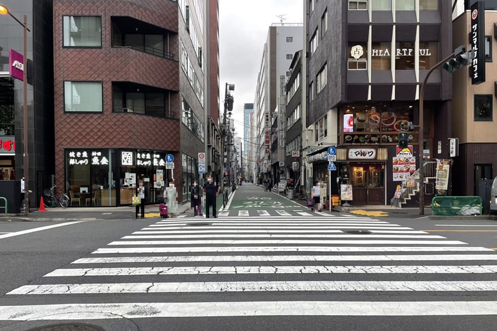 Crosswalk straight ahead from the north exit of Kanda Station