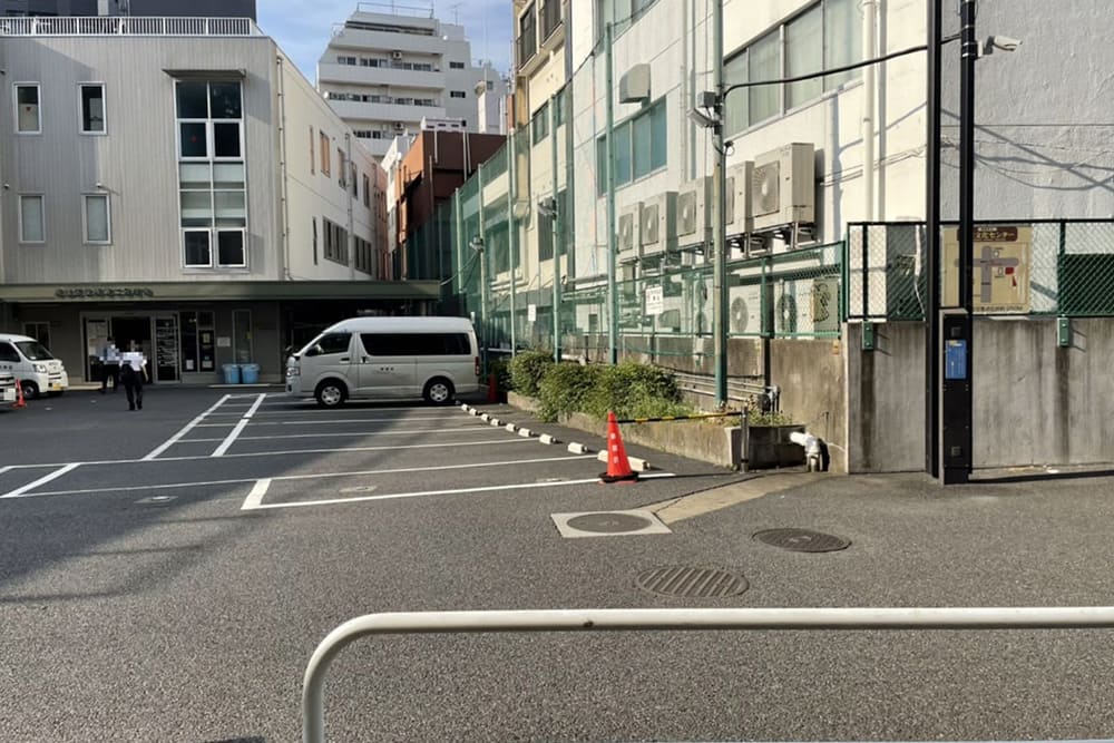 Shinjuku Sanchome Station, Exit E1, on the ground