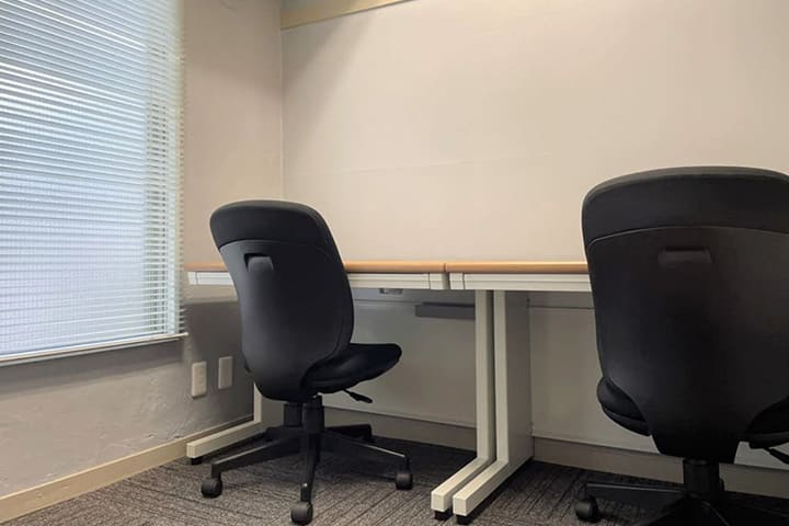 Serviced Office in Shinjuku is Tensho office (Office space for 1 to 2 people with window)