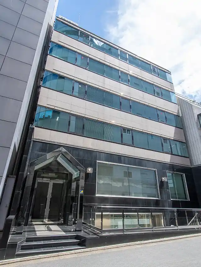 Serviced Office in Otemachi Takebashi is Tensho office (exterior)