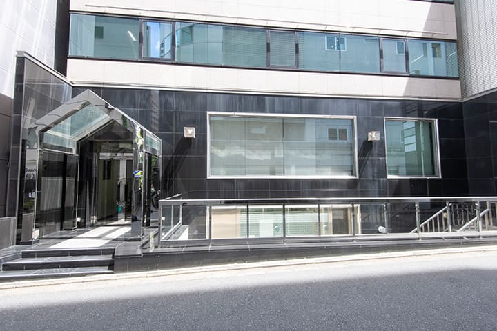Entrance of TENSHO OFFICE Otemachi Takebashi.