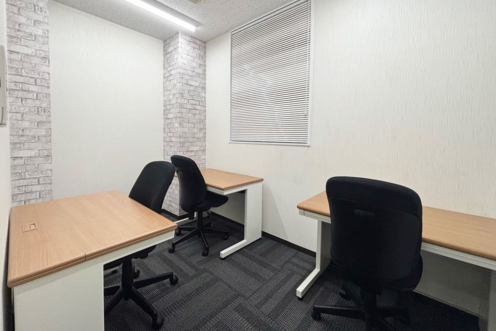 Office space for 3 to 4 people with window - TENSHO OFFICE Shimbashi Gochome