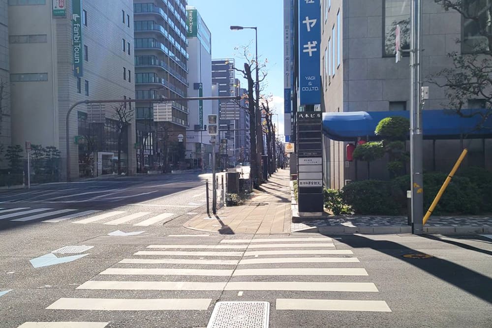 Crosswalk in the Sakaisuji-Hommachi area.