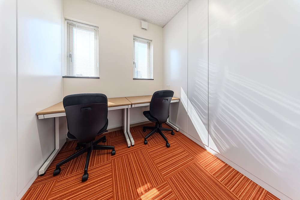 Office space for 2 people with window - TENSHO OFFICE Shinjuku Shin-Okubo