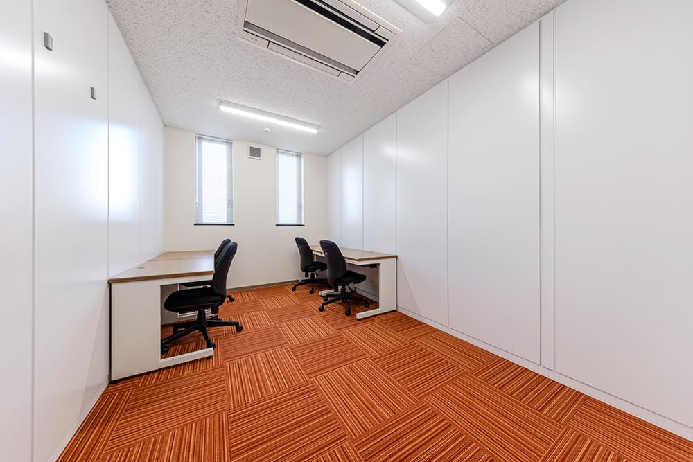 Office space for 4 to 6 people with window - TENSHO OFFICE Shinjuku Shin-Okubo