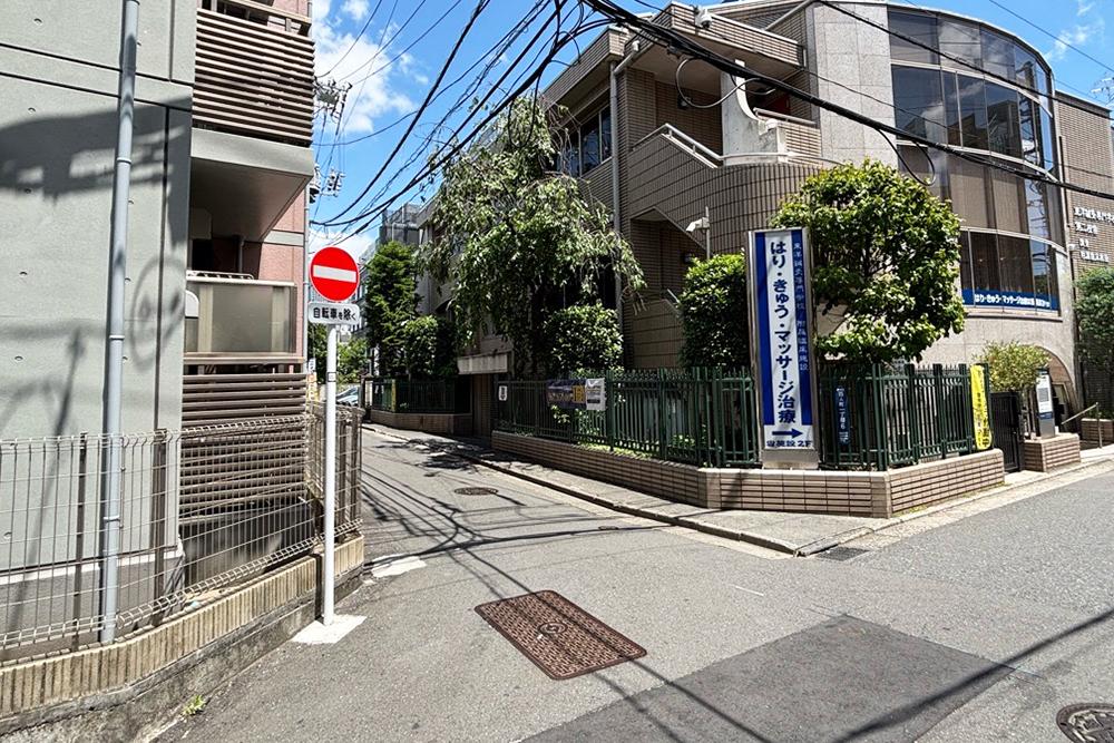 Exterior of [Toyoshinkyu Vocational School].
