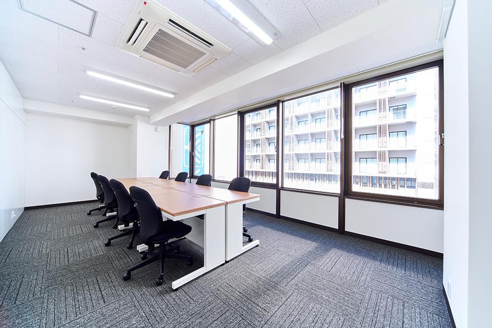 Office space for 12 to 15 people with window - TENSHO OFFICE Sakaisuji-Hommachi