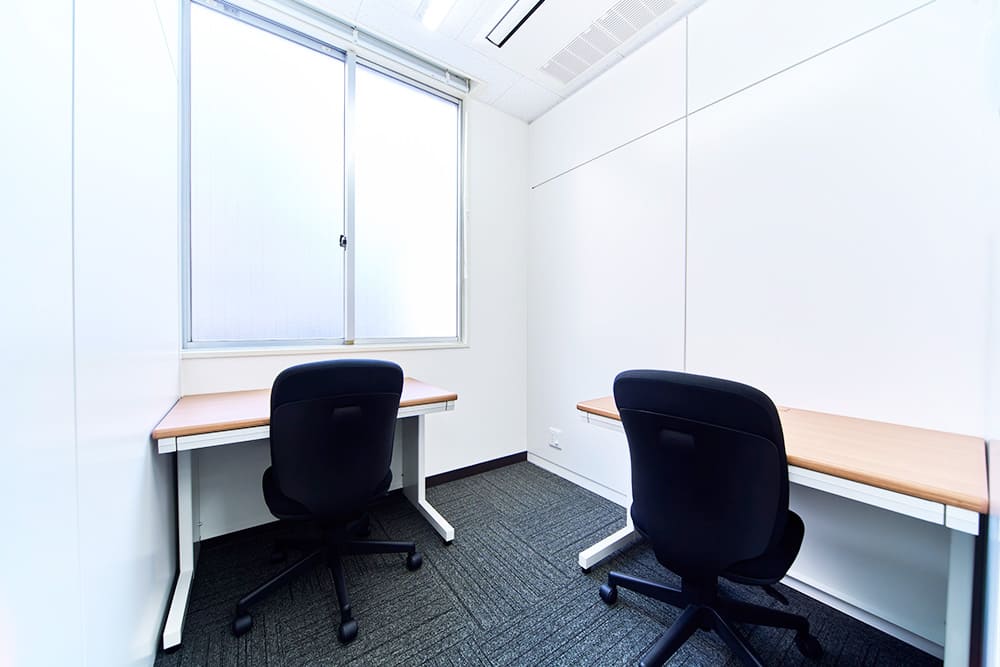 Office space for 2 people with window - TENSHO OFFICE Yodoyabashi West